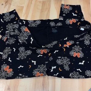 Disney Halloween Capri leggings GUC